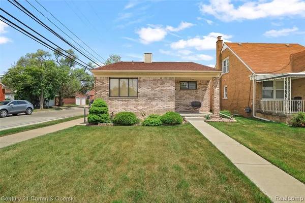 $289,900 | 5296 Chase Road, Dearborn, MI 48126