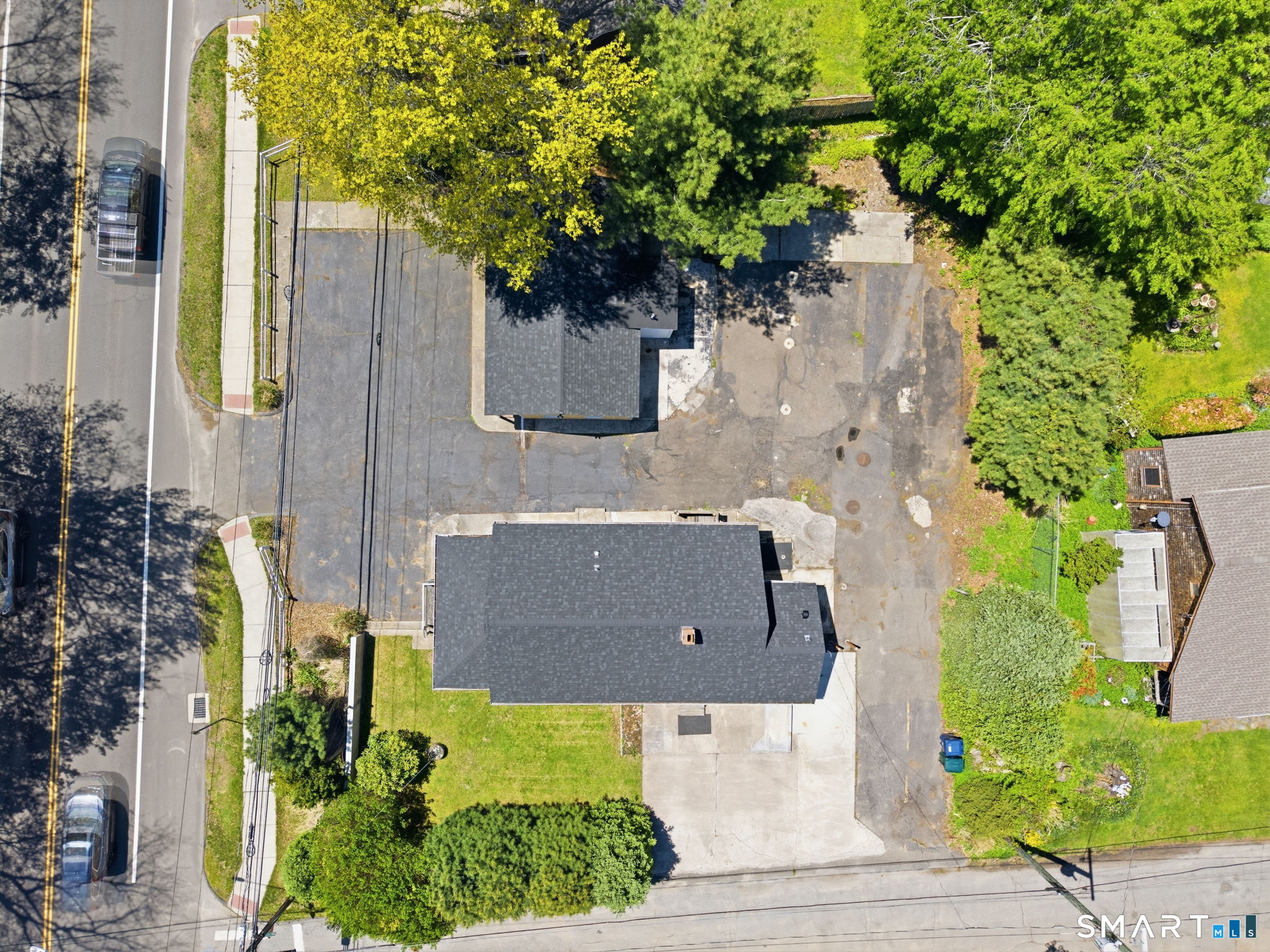 276 Shore Road Old Lyme, CT 06371 - Photo 7 of 38 Brand new roofs (May 2026)