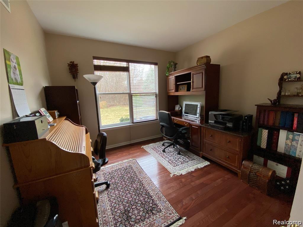 3310 Everett Drive Rochester, MI 48307 - Photo 3 of 16 image0 (2).jpeg