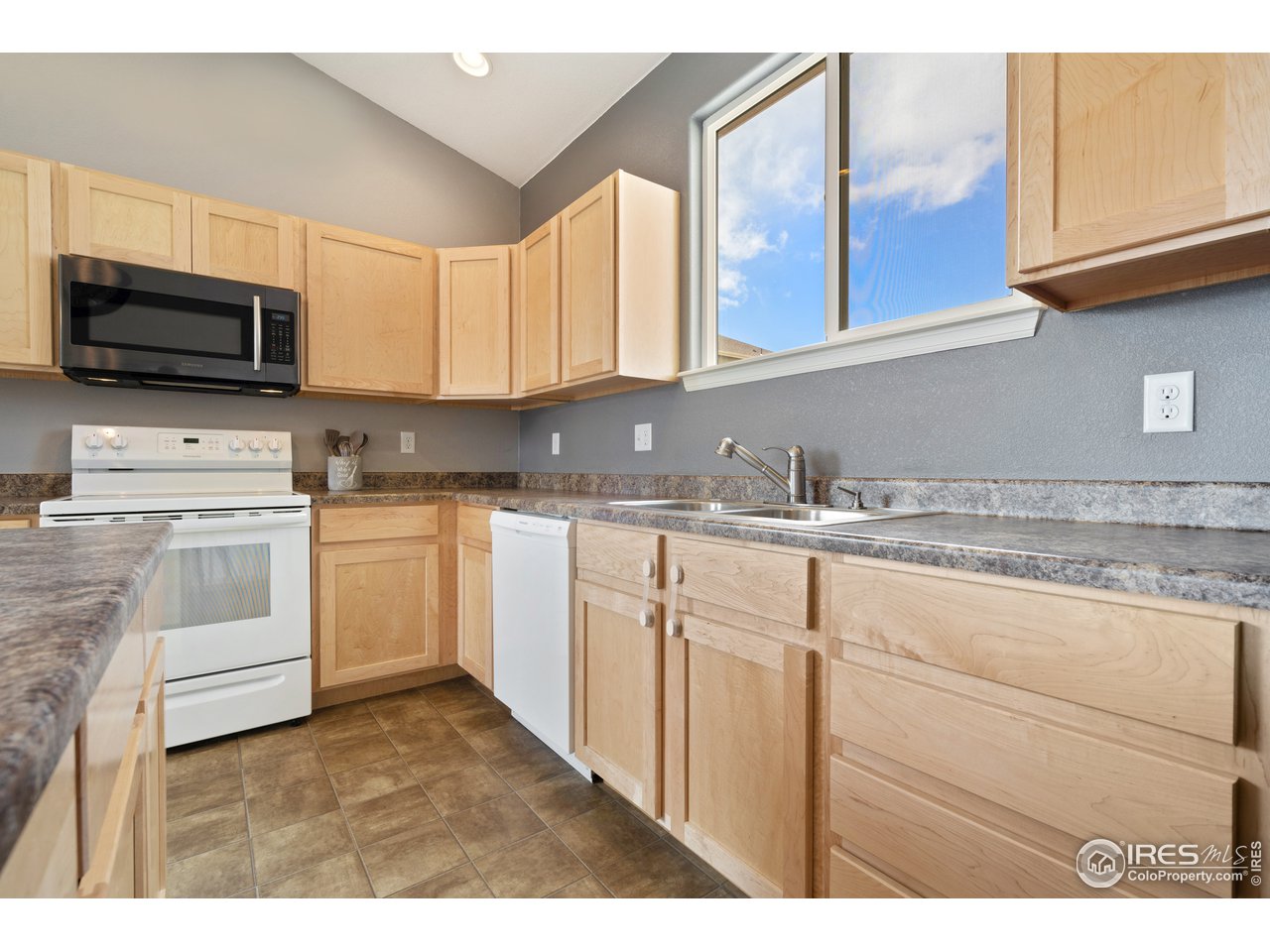 8705 13th St Road Greeley, CO 80634 - Photo 12 of 40 Gallery Image 12