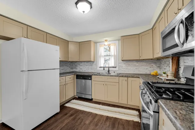 $255,000 | 990 Quail Court, Bradley, IL 60915