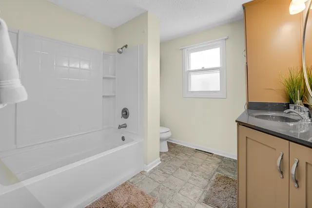 $255,000 | 990 Quail Court, Bradley, IL 60915