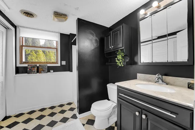 $255,000 | 990 Quail Court, Bradley, IL 60915