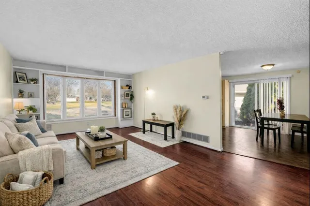 $255,000 | 990 Quail Court, Bradley, IL 60915