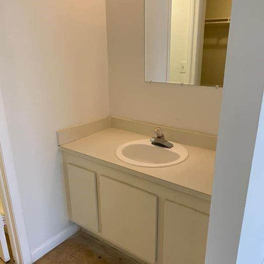 2714 North Nob Hill Road Sunrise, FL 33322 - Photo 4 of 10 Photo 4