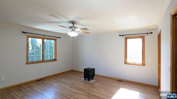 $3,100 | 277 Wallington Avenue, Wallington, NJ 07057