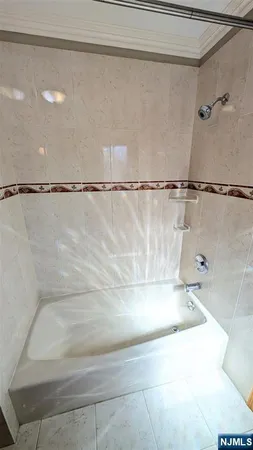 $3,100 | 277 Wallington Avenue, Wallington, NJ 07057