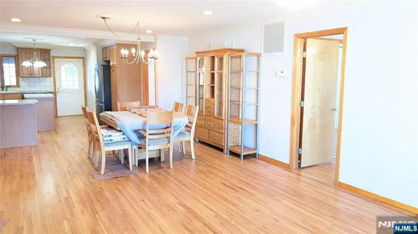 $3,100 | 277 Wallington Avenue, Wallington, NJ 07057