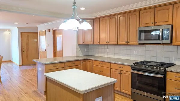 $3,100 | 277 Wallington Avenue, Wallington, NJ 07057