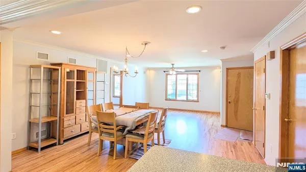 $3,100 | 277 Wallington Avenue, Wallington, NJ 07057