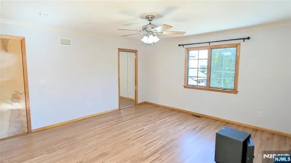 $3,100 | 277 Wallington Avenue, Wallington, NJ 07057
