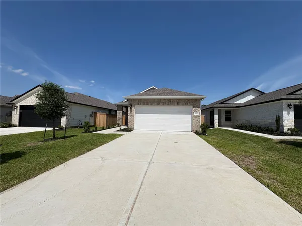 $2,000 | 16817 Harvest Grv Lane, Conroe, TX 77302