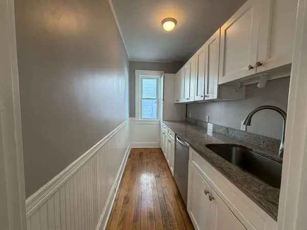$2,700 | 246 Rogers Street, Unit 1, Lowell, MA 01852
