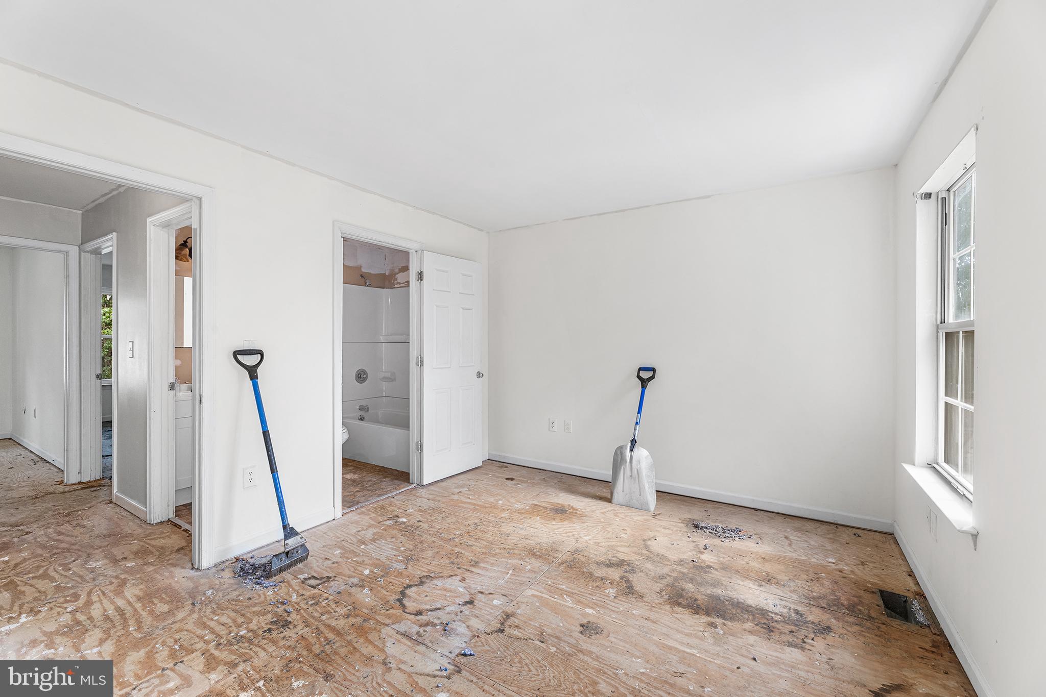 423 Calvert Street Chestertown, MD 21620 - Photo 11 of 20 a view of a livingroom with a flat screen tv