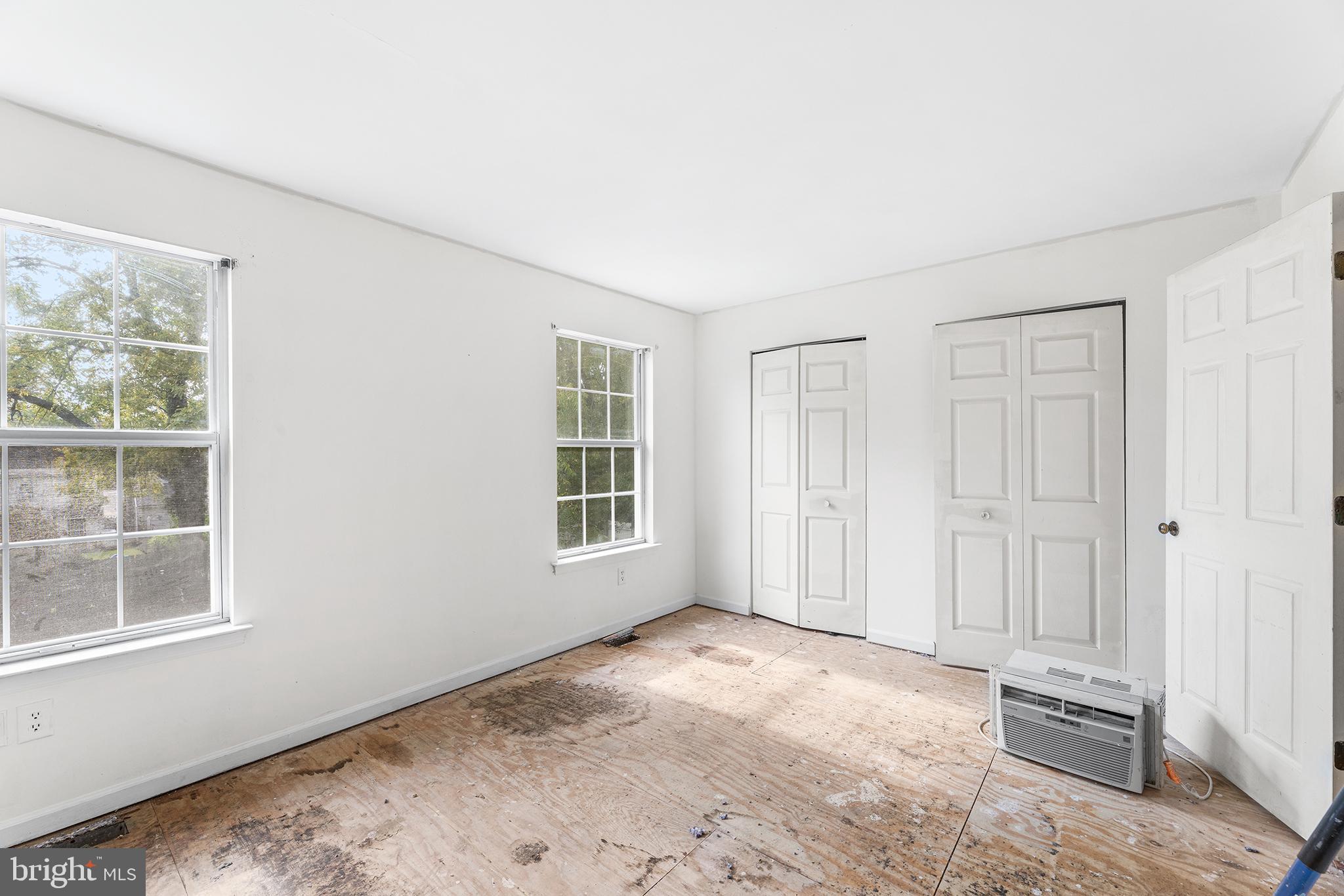 423 Calvert Street Chestertown, MD 21620 - Photo 13 of 20 an empty room with windows