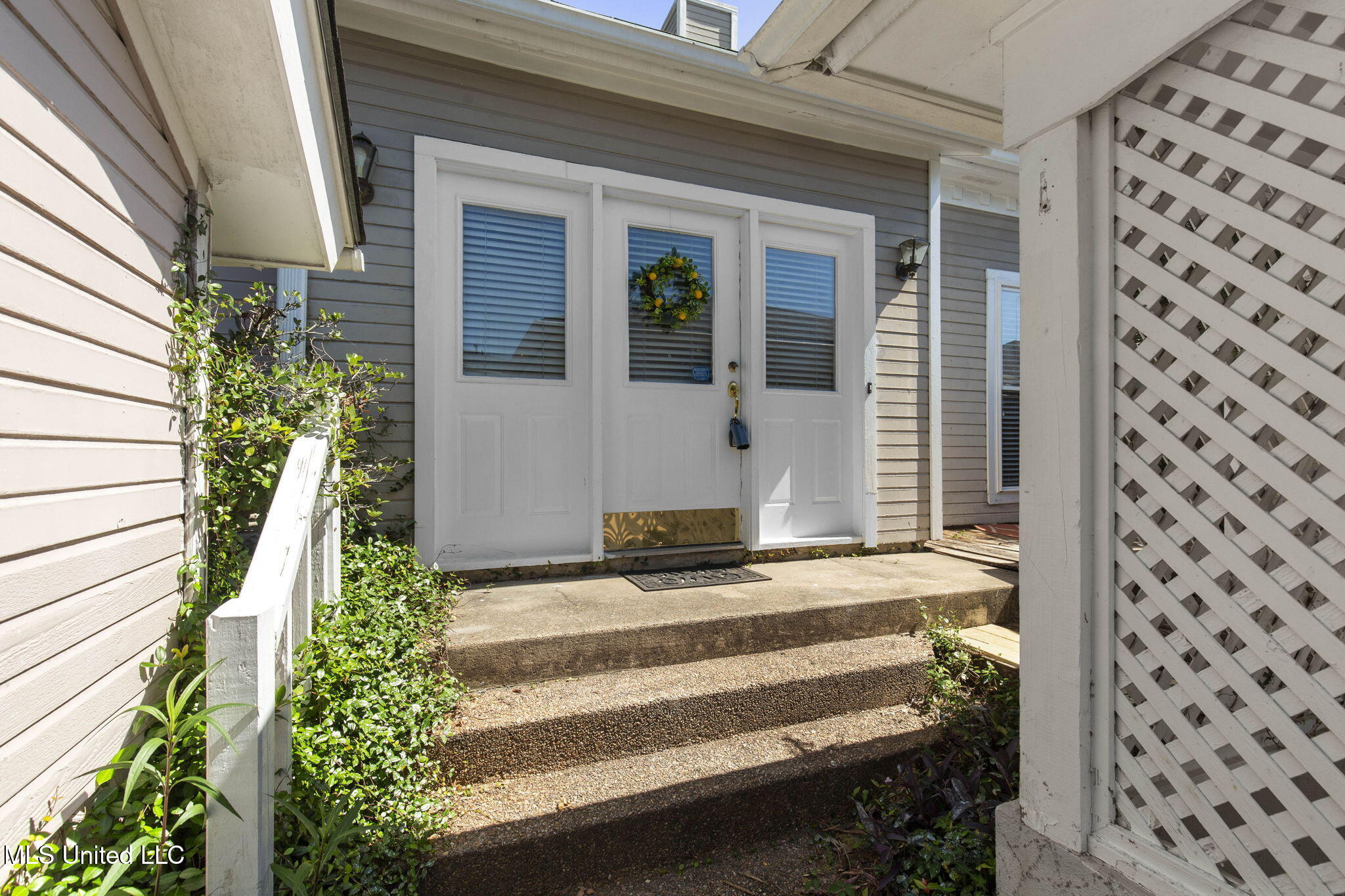 5072 Shadow Ridge Jackson, MS 39211 - Photo 1 of 31 4-web-or-mls-5072 Harling-4