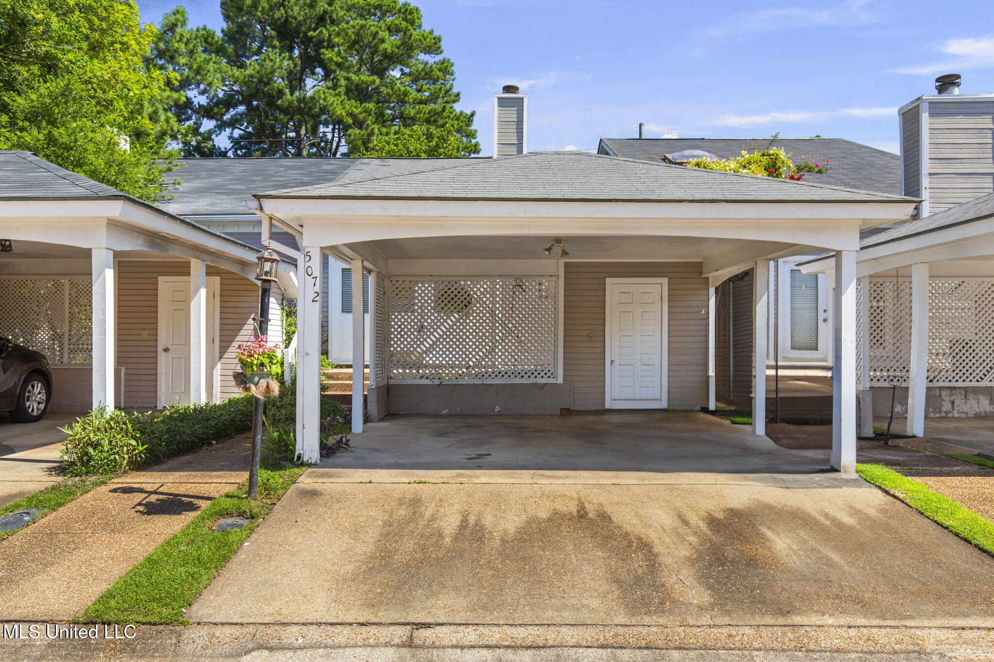 5072 Shadow Ridge Jackson, MS 39211 - Photo 2 of 31 2-web-or-mls-5072 Harling-2