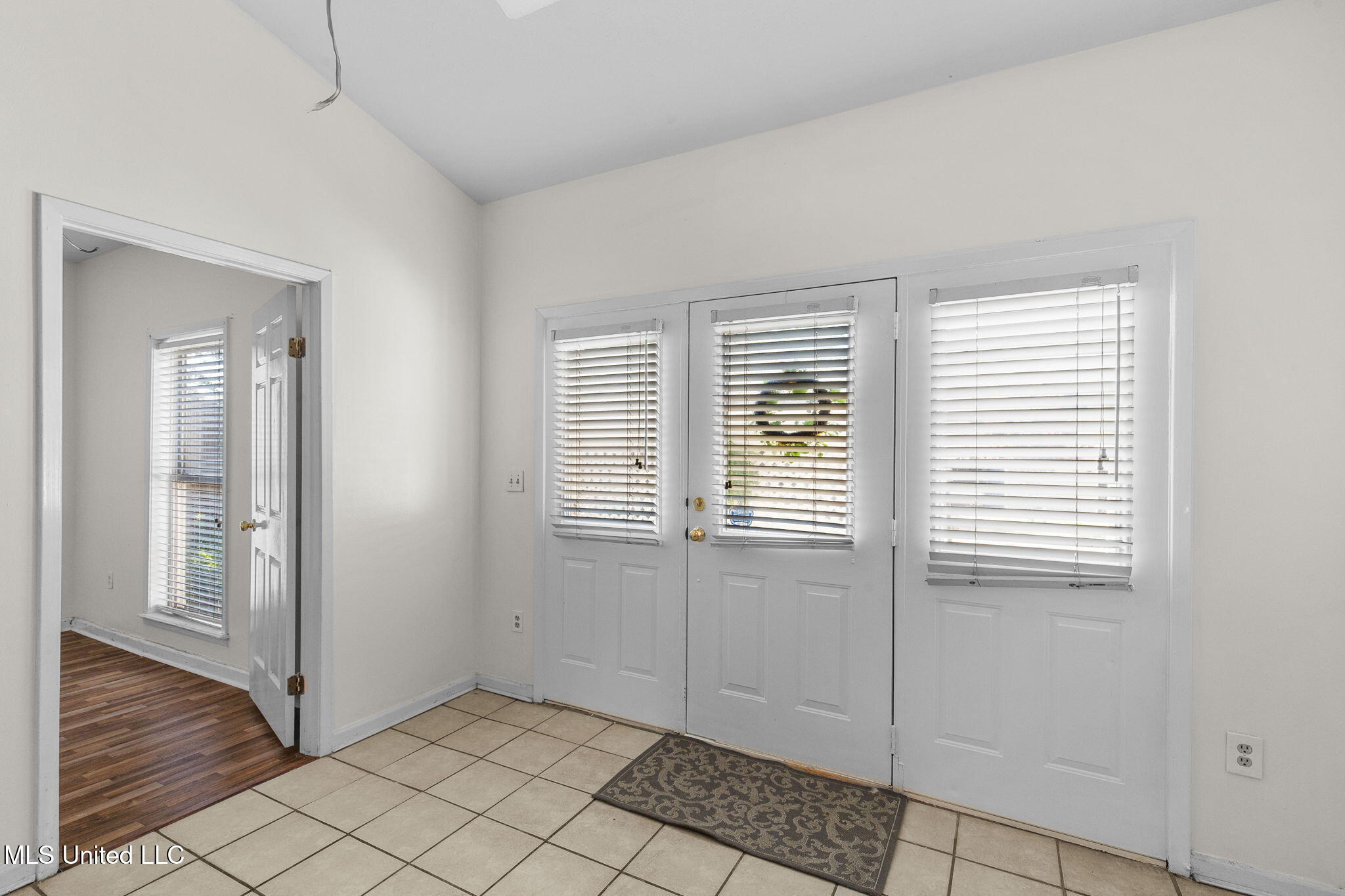 5072 Shadow Ridge Jackson, MS 39211 - Photo 8 of 31 8-web-or-mls-5072 Harling-8