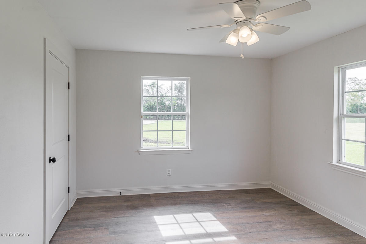 2012 Savoy Road Youngsville, LA 70592 - Photo 26 of 34 2012 Savoy Rd-9581
