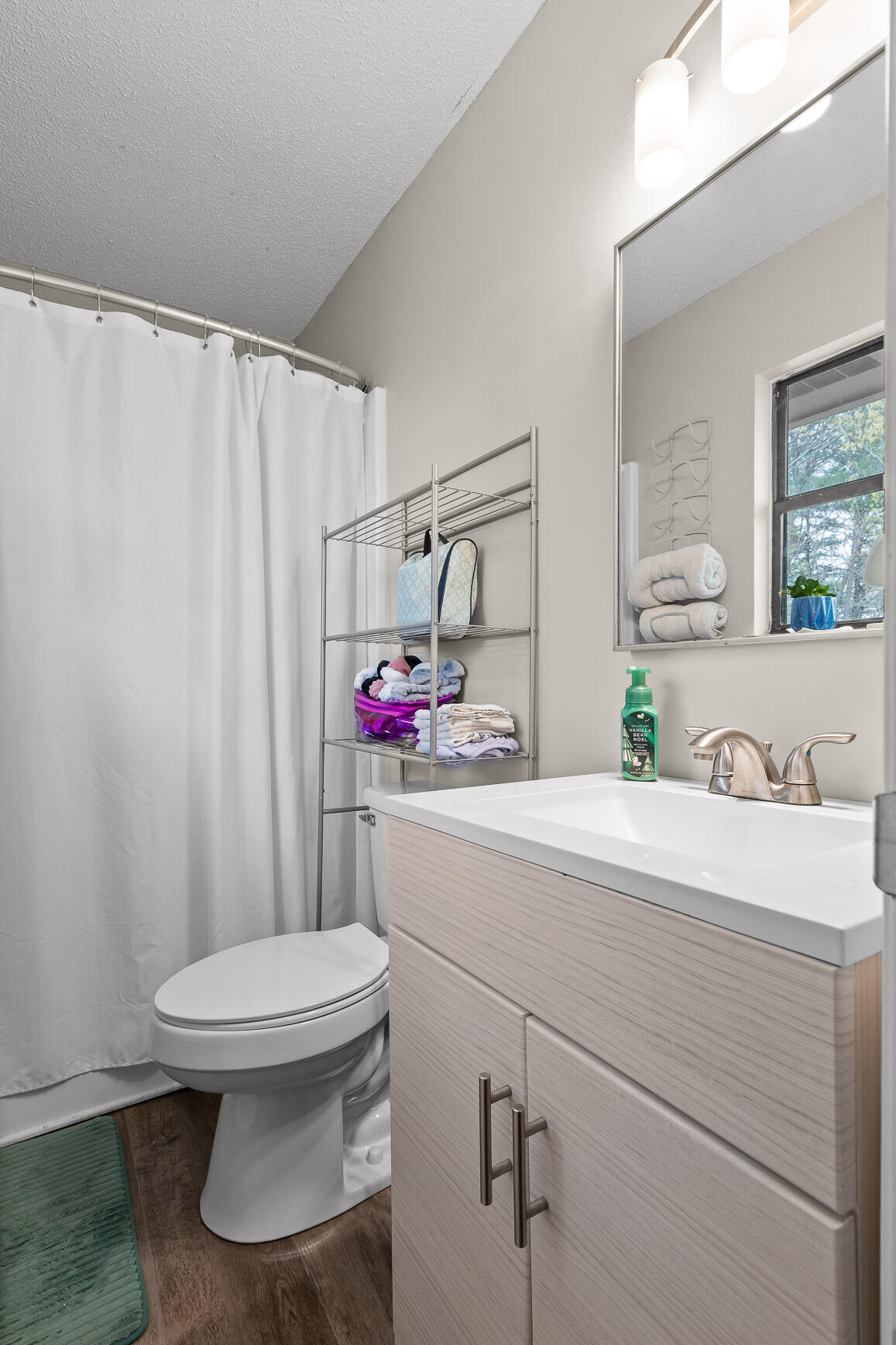 7123 Cane Hollow Road Hixson, TN 37343 - Photo 20 of 30 Bathroom