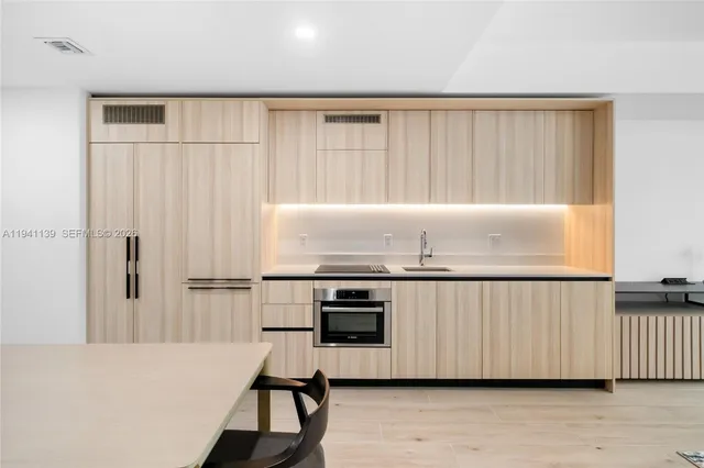 $2,800 | 225 North Miami Avenue, Unit 1207, Miami, FL 33128