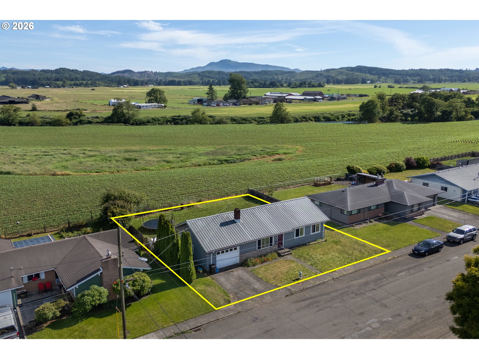 1207 9th Street Tillamook, OR 97141 - Photo 2 of 27