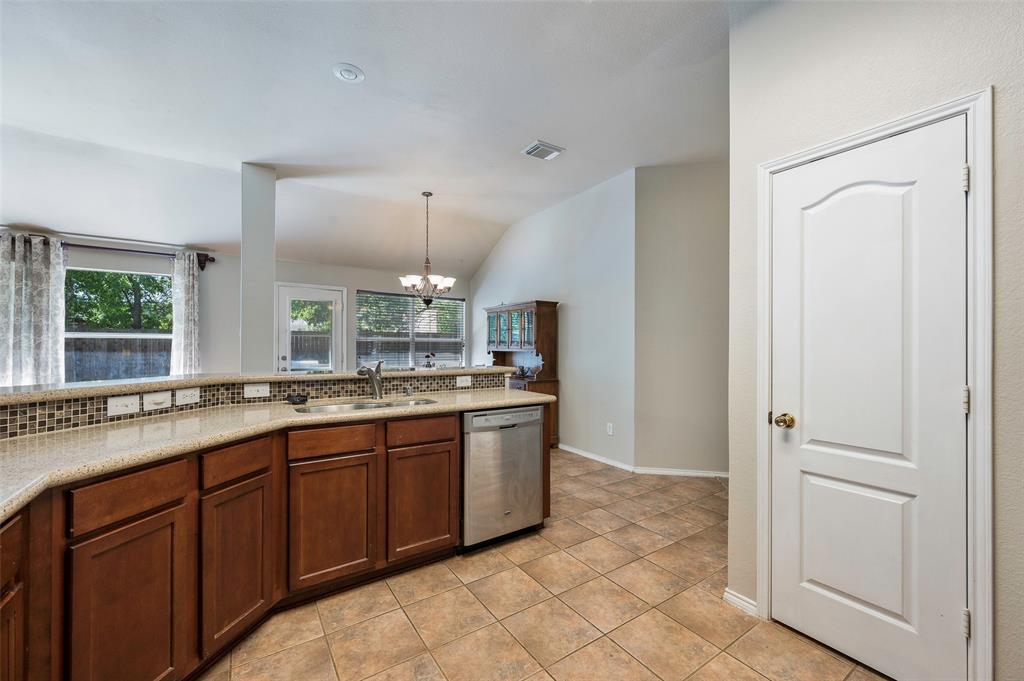 3002 Blake Street Corinth, TX 76210 - Photo 8 of 26
