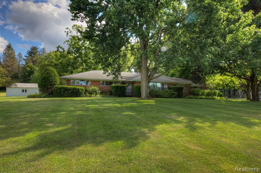 48707 Eight Mile Road Northville, MI 48167 - Photo 24 of 54