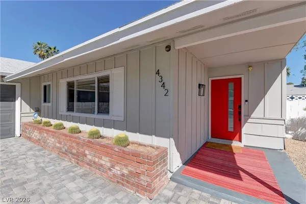 $2,695 | 4342 Powell Avenue, Las Vegas, NV 89121