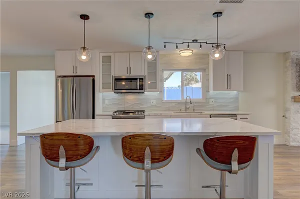 $2,695 | 4342 Powell Avenue, Las Vegas, NV 89121