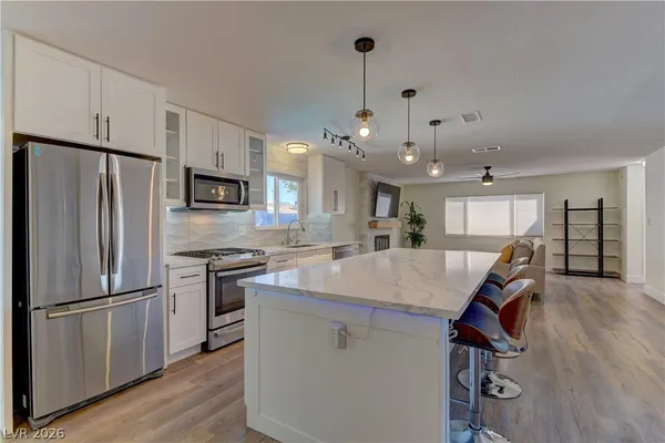 $2,695 | 4342 Powell Avenue, Las Vegas, NV 89121