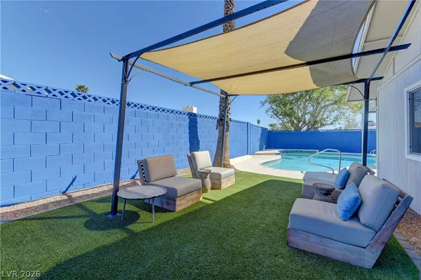 $2,695 | 4342 Powell Avenue, Las Vegas, NV 89121