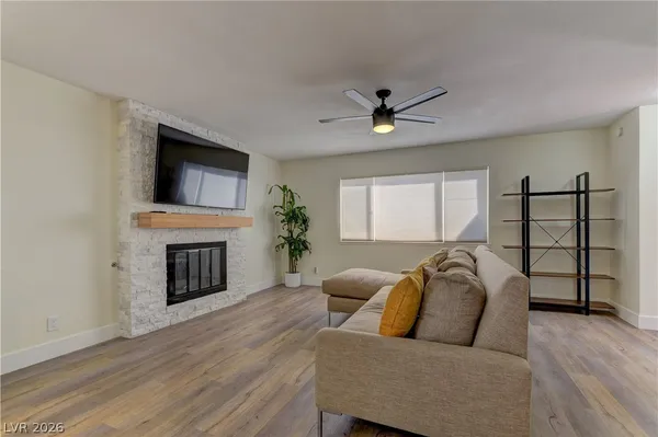 $2,695 | 4342 Powell Avenue, Las Vegas, NV 89121