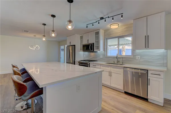 $2,695 | 4342 Powell Avenue, Las Vegas, NV 89121