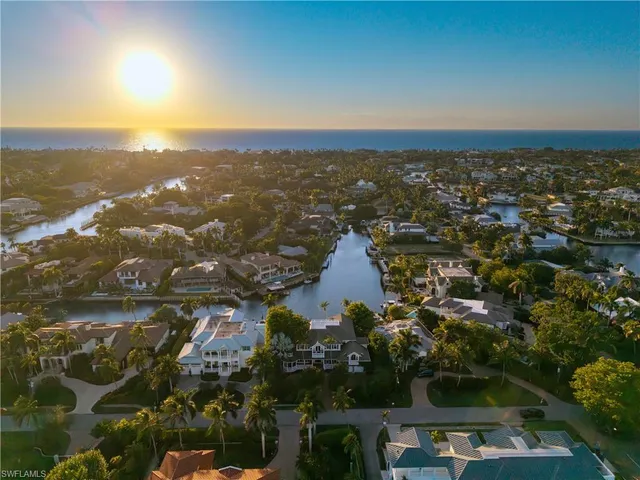 $6,995,000 | 2170 Marina Drive, Naples, FL 34102