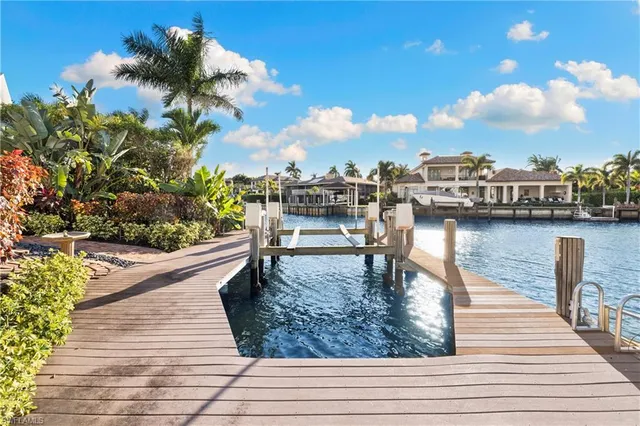 $6,995,000 | 2170 Marina Drive, Naples, FL 34102
