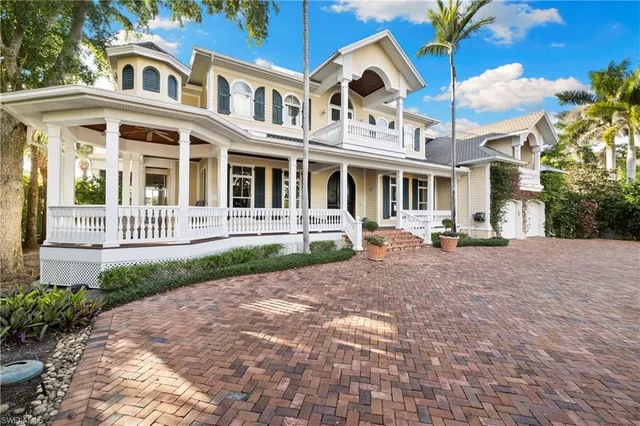 $6,995,000 | 2170 Marina Drive, Naples, FL 34102