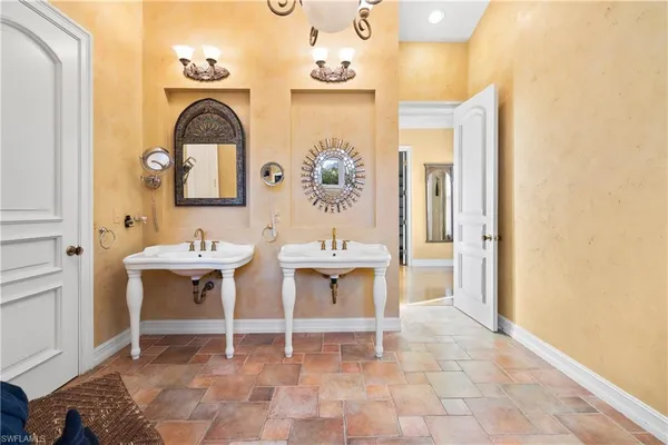 $6,199,000 | 2170 Marina Drive, Naples, FL 34102