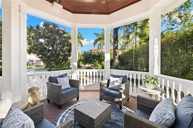 $6,995,000 | 2170 Marina Drive, Naples, FL 34102