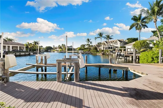 $6,995,000 | 2170 Marina Drive, Naples, FL 34102