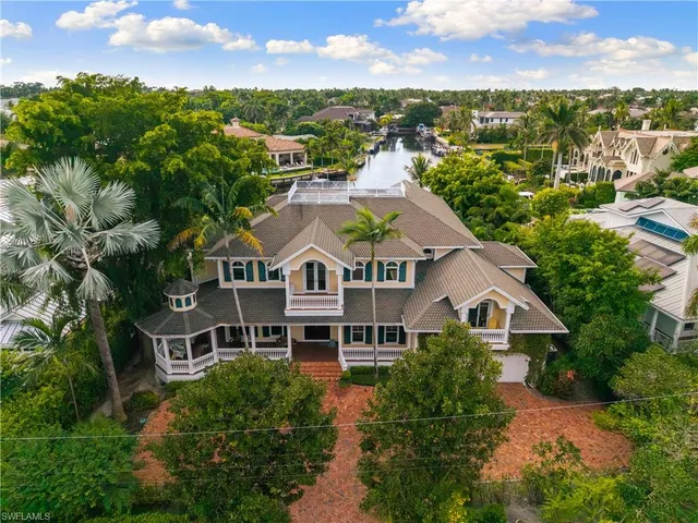 $6,995,000 | 2170 Marina Drive, Naples, FL 34102