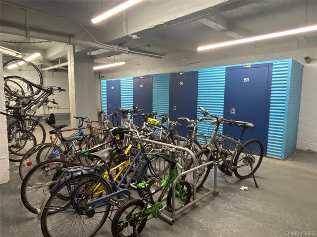 $4,350 | 8 Barstow Road, Unit 2B, Great Neck, NY 11021