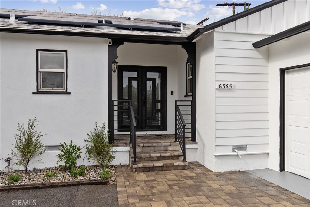 6565 Randi Avenue Woodland Hills, CA 91303 - Photo 2 of 20