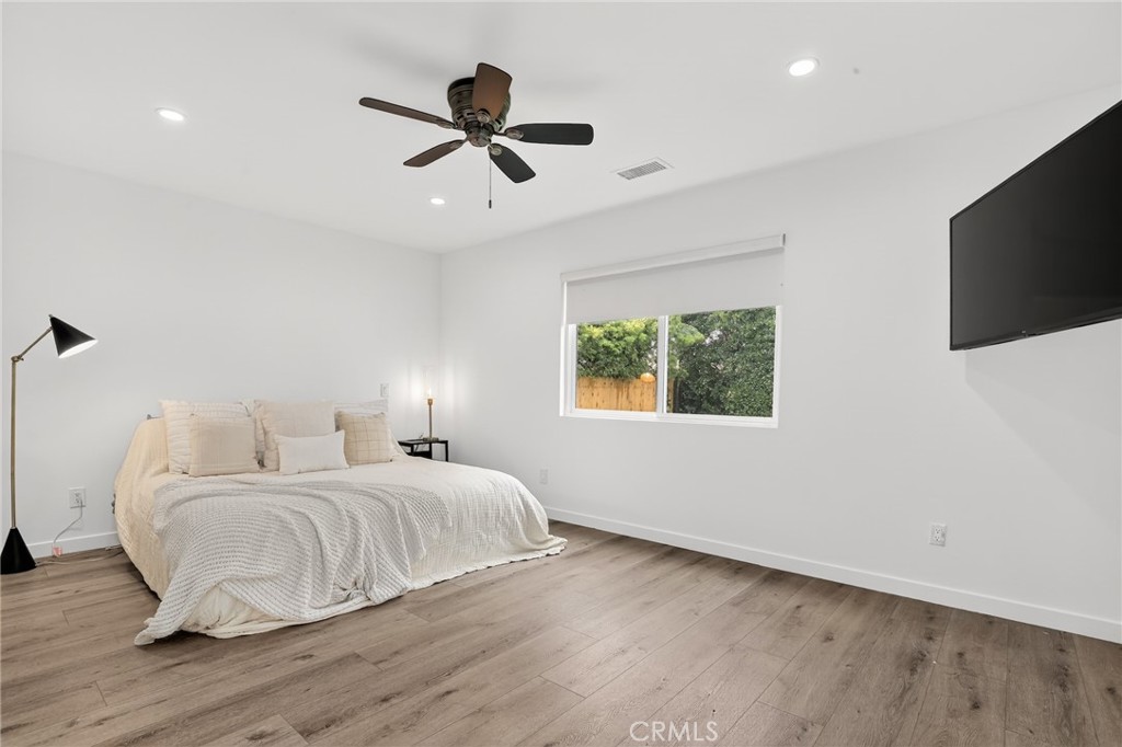 6565 Randi Avenue Woodland Hills, CA 91303 - Photo 8 of 20