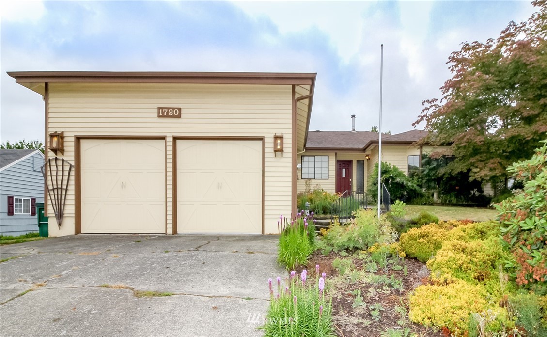 1720 Shattuck Avenue South Renton, WA 98055 - Photo 1 of 24 Gallery Image 1