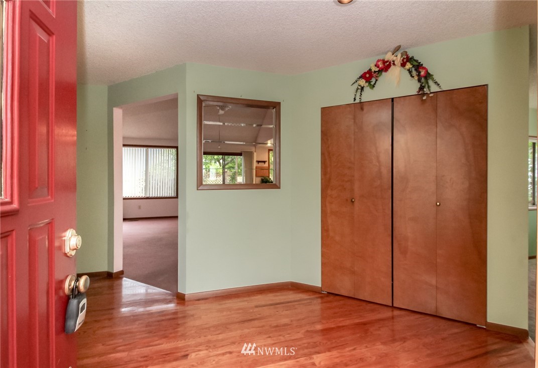 1720 Shattuck Avenue South Renton, WA 98055 - Photo 3 of 24 Gallery Image 3