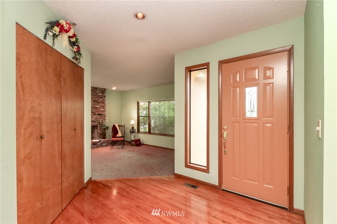 1720 Shattuck Avenue South Renton, WA 98055 - Photo 4 of 24 Gallery Image 4
