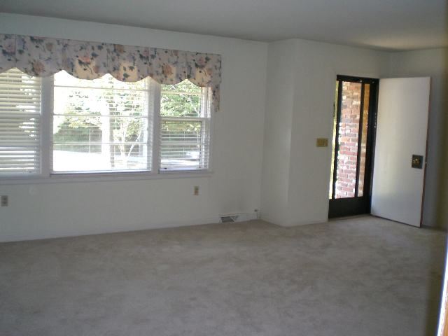 905 Canterbury Road Anderson, SC 29621 - Photo 3 of 17