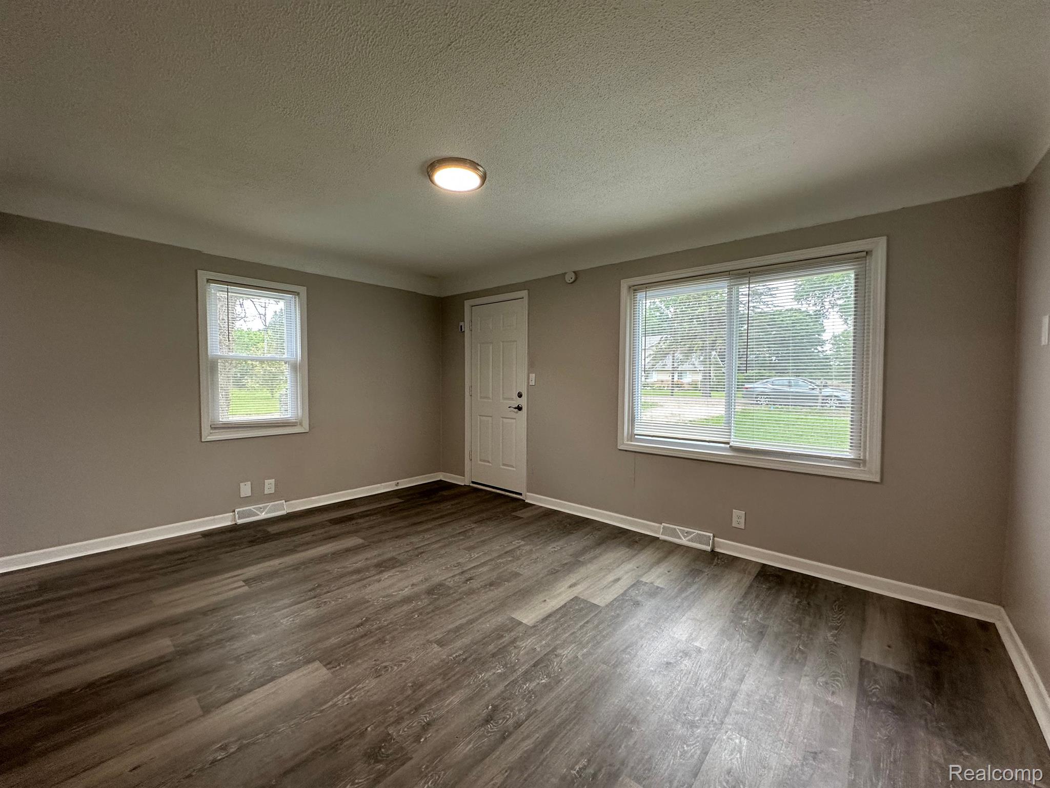 4769 Jamm Road Lake Orion, MI 48359 - Photo 6 of 28 Gallery Image 6