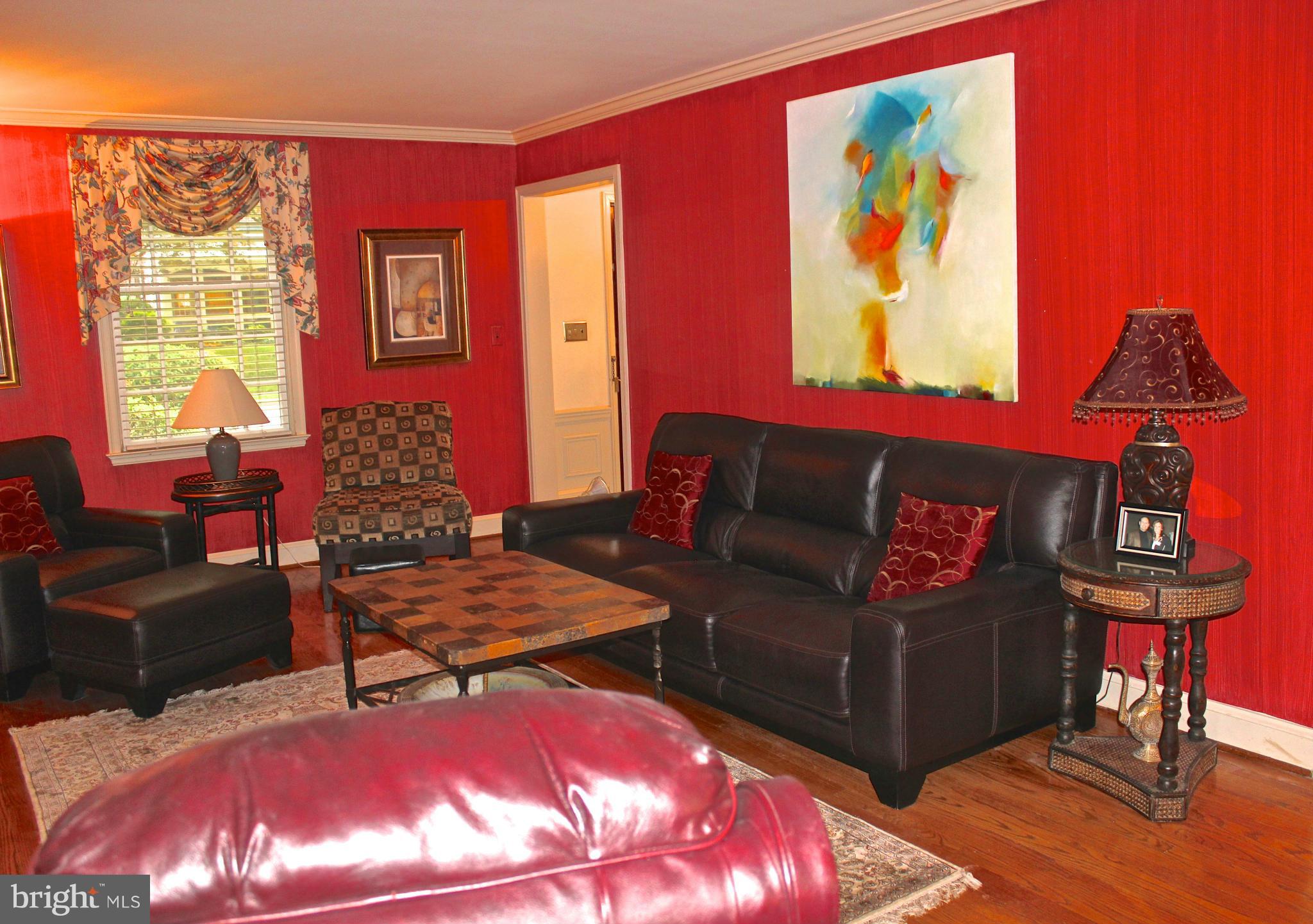 11 Aintree Road Baltimore, MD 21286 - Photo 11 of 30 Living Room